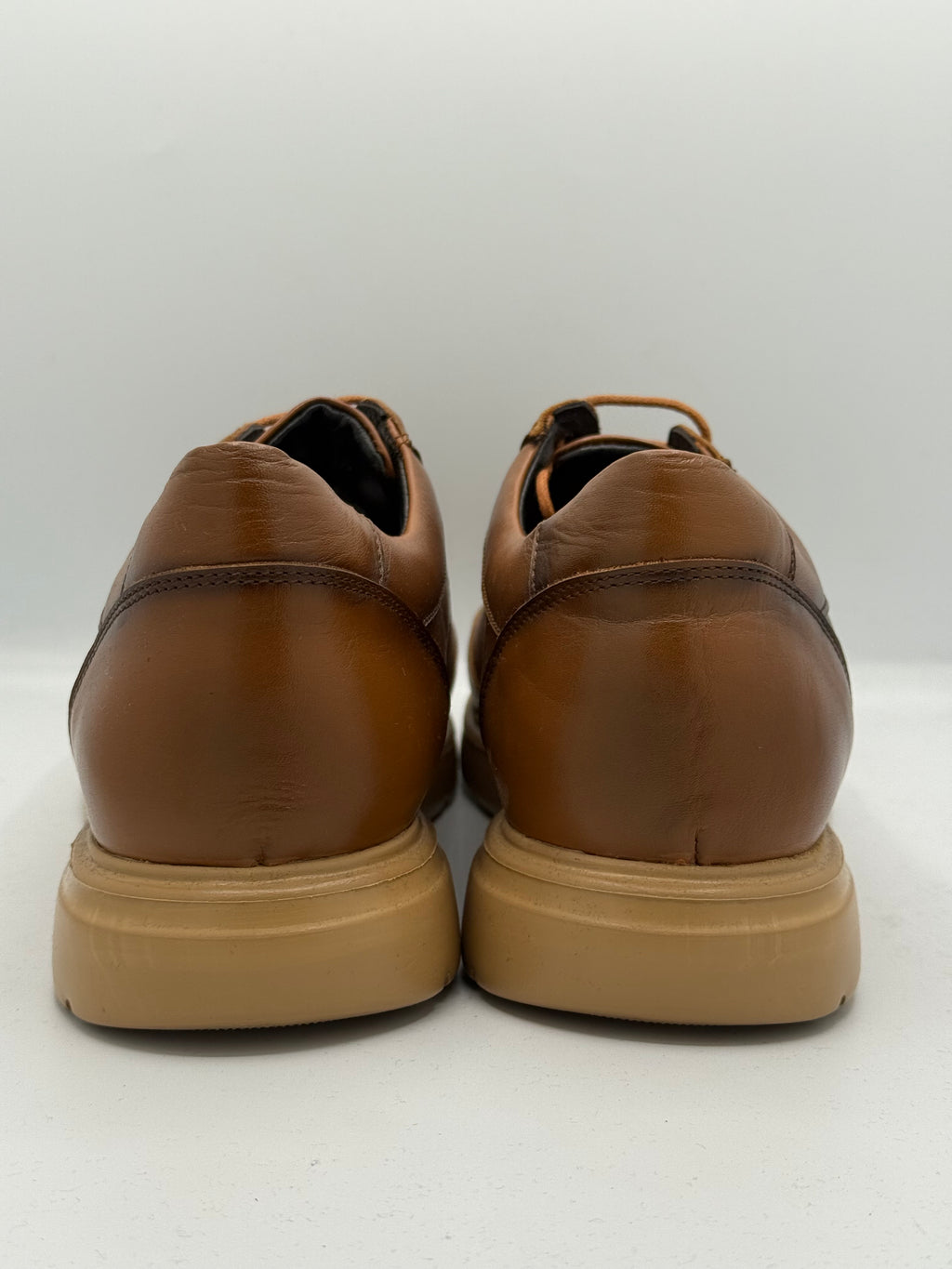 Derbies Urbaines Premium – Camel Élégant