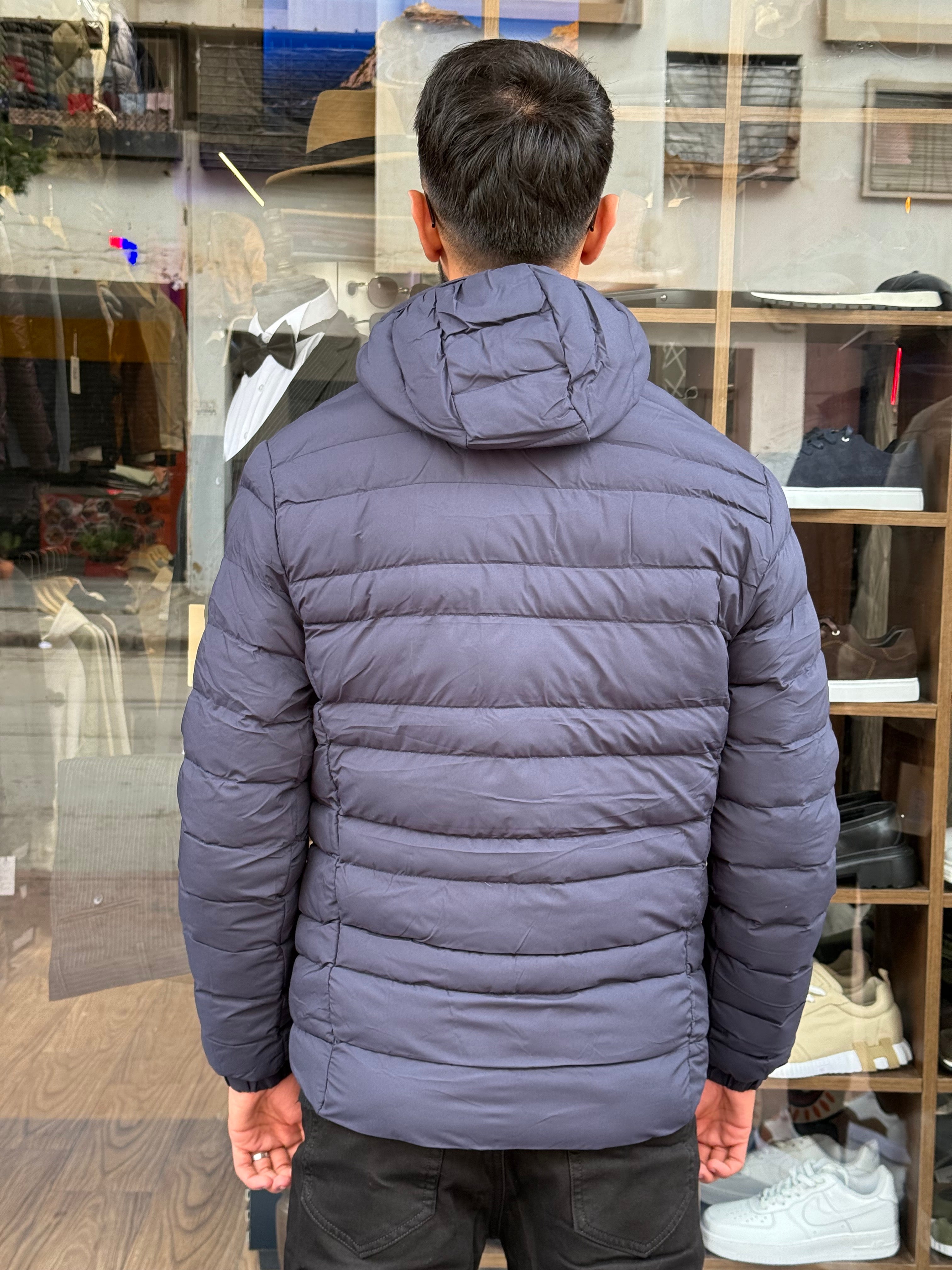 Doudoune Matelassée Bleu Nuit Homme – Élégance Moderne & Confort Thermique