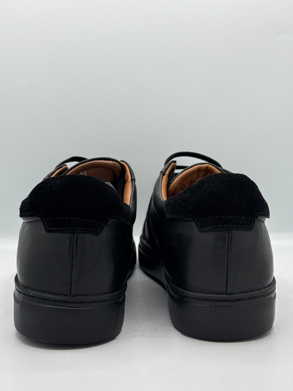 Sneakers Noires Luxe – Cuir & Daim, Style Urbain Élégant