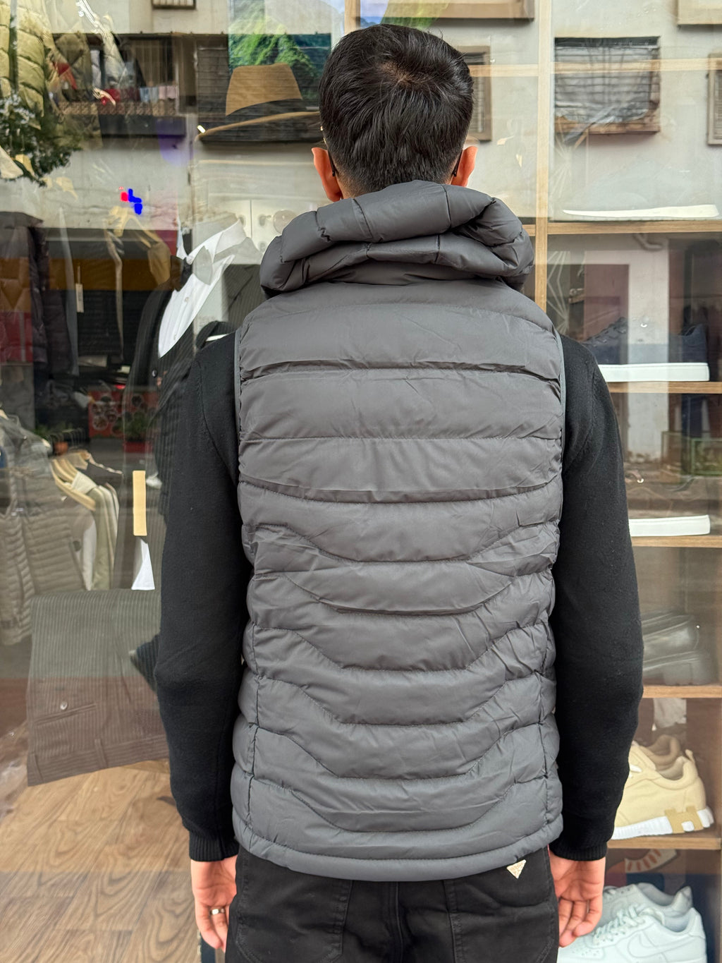 Gilet Matelassé Homme Gris Anthracite – Col Haut Style Urbain