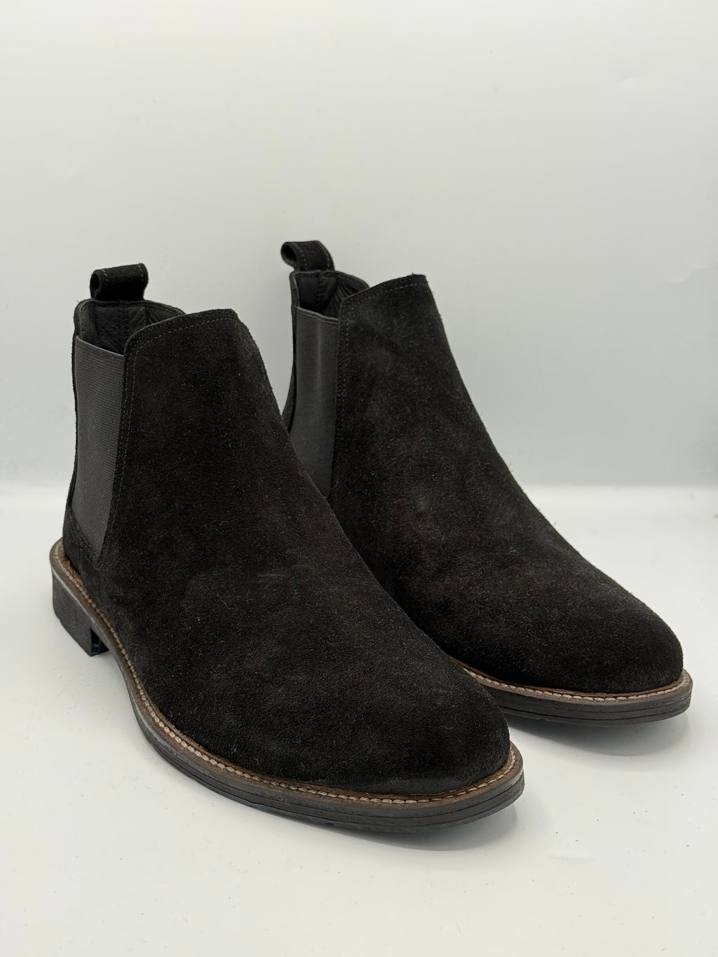 Bottines Chelsea Élégance Suédé – Noir Intense