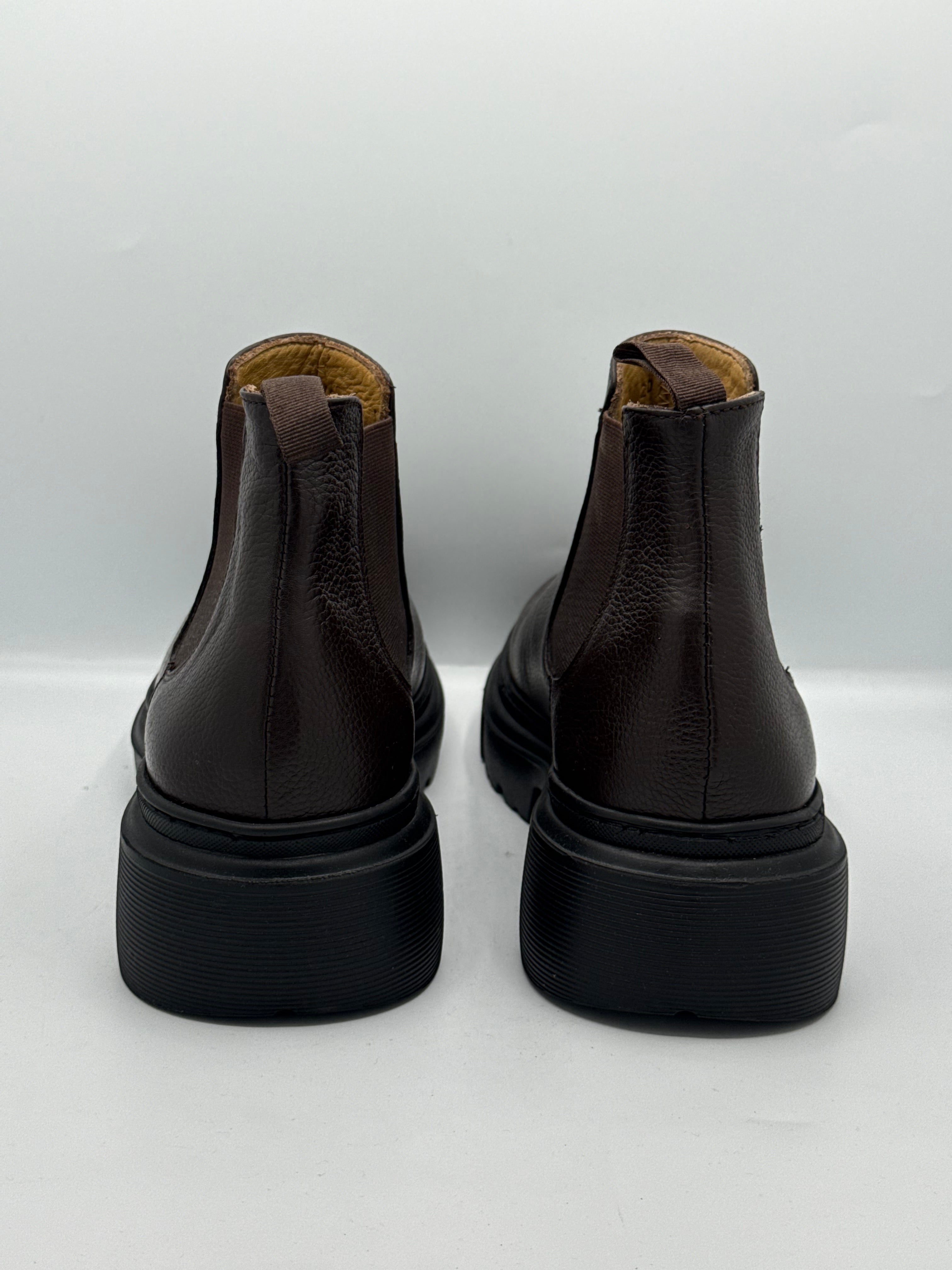Bottines Chelsea Marron – Élégance Moderne & Caractère Urbain