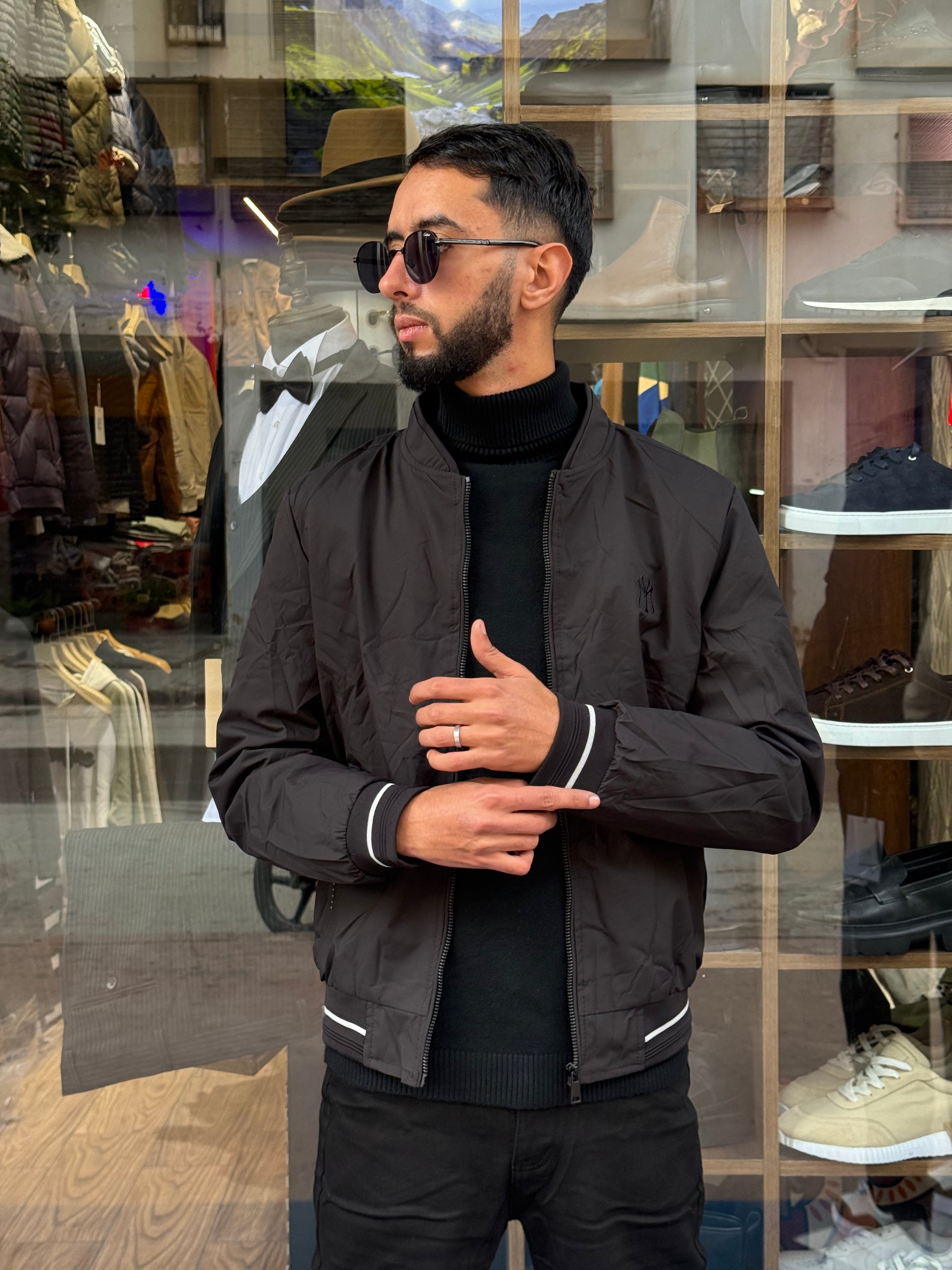 Veste Bomber Noire Homme – Élégance Minimaliste & Style Urbain