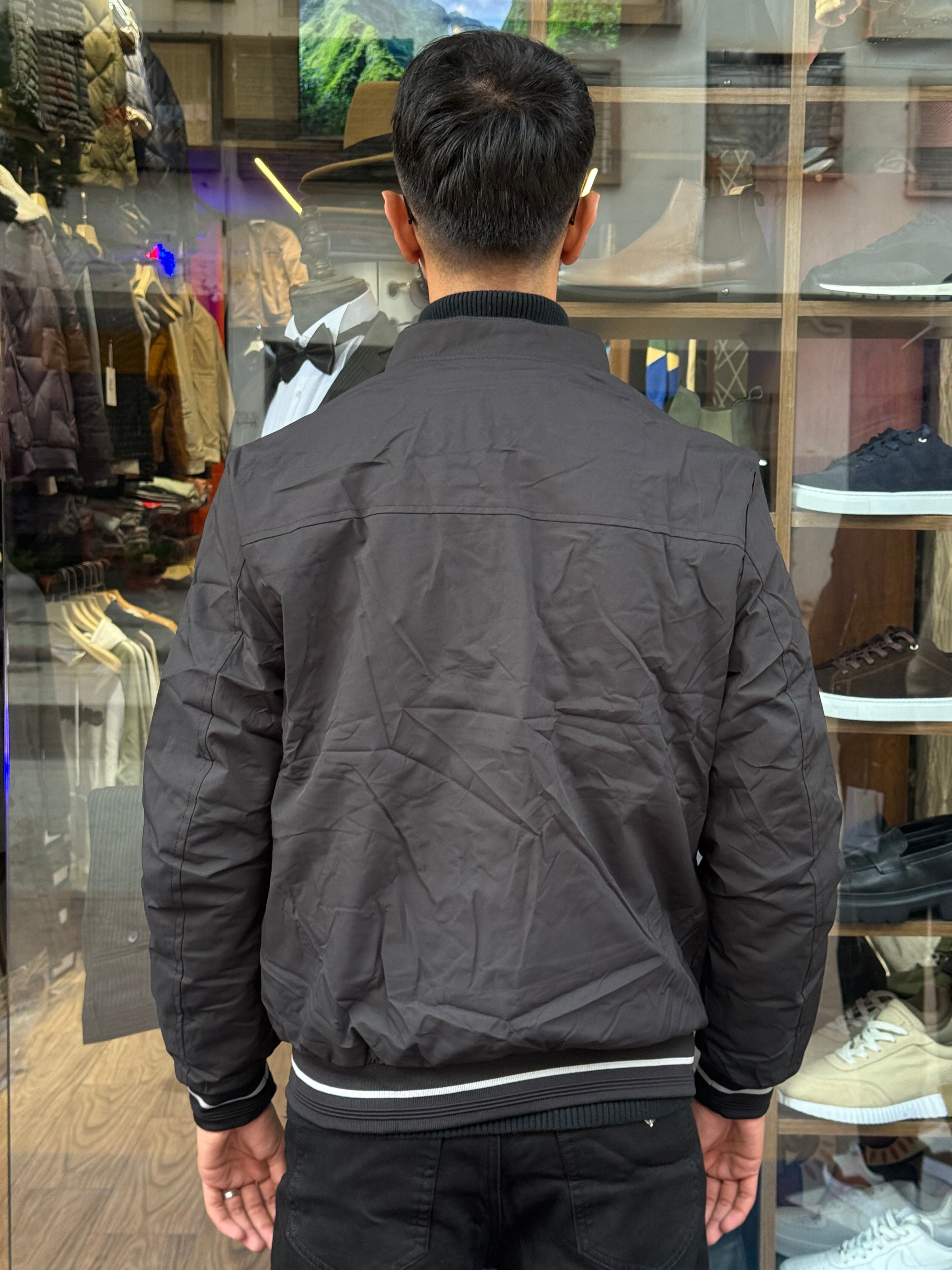 Veste Bomber Noire Homme – Élégance Minimaliste & Style Urbain