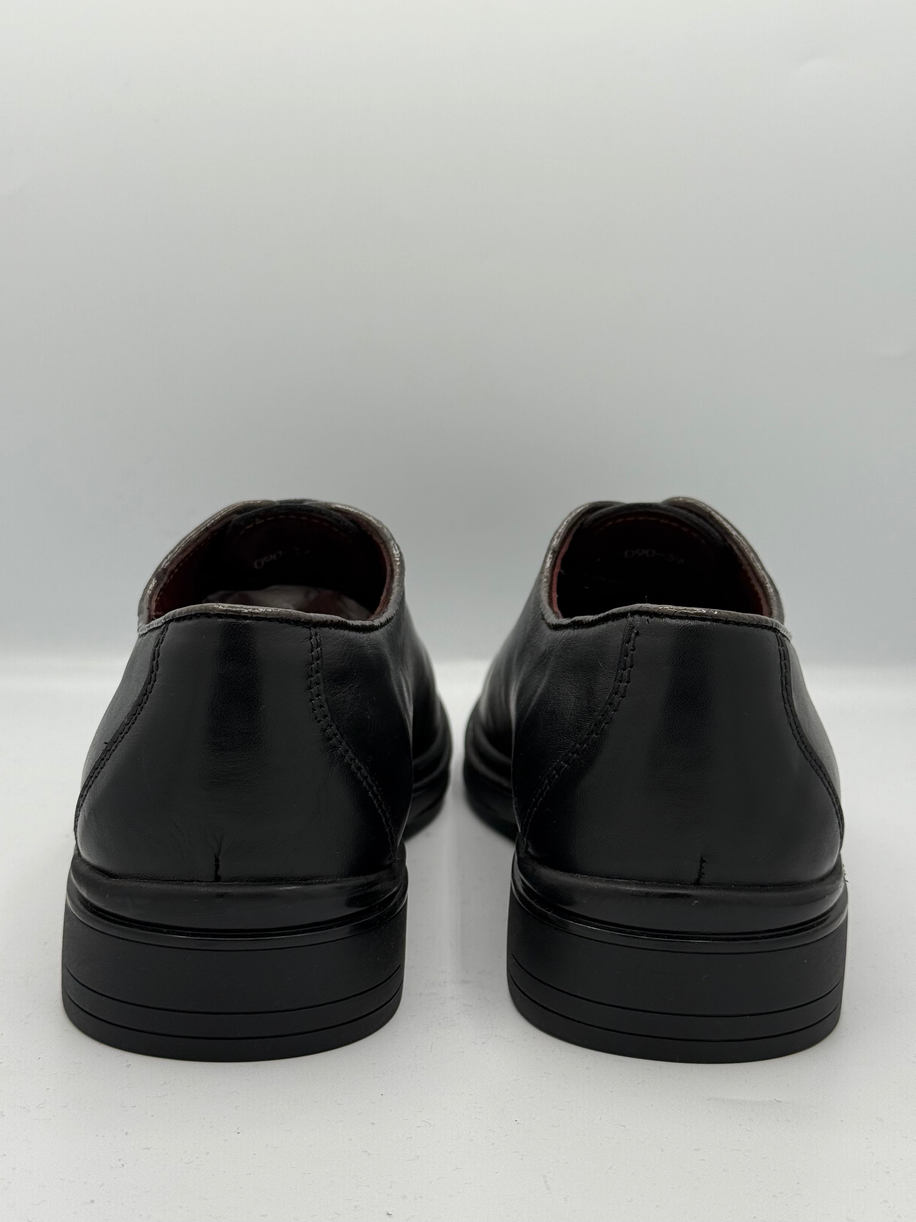 Derby Classique Élégance Noire – Intérieur Rouge Signature