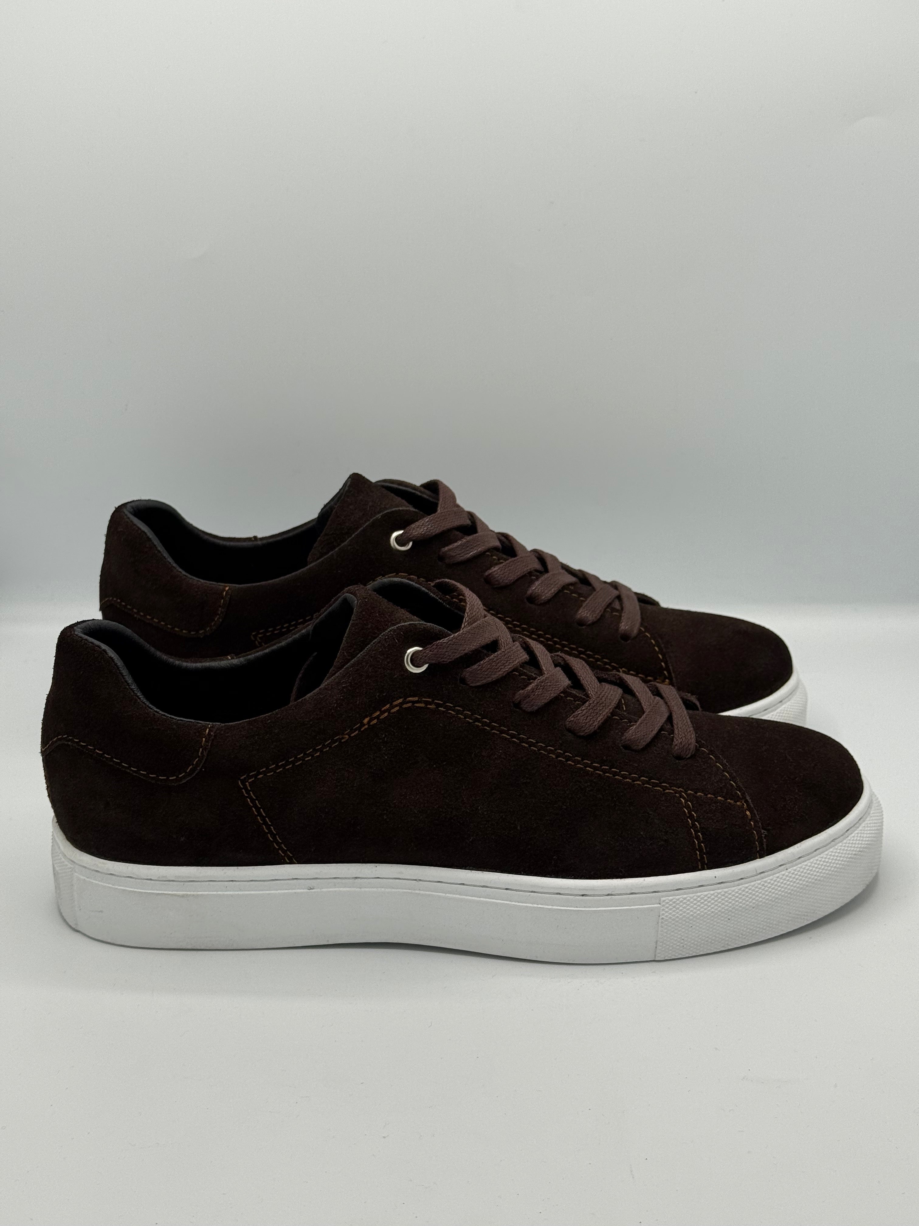 Sneakers Marron en Suédine – Élégance Urbaine & Confort Premium