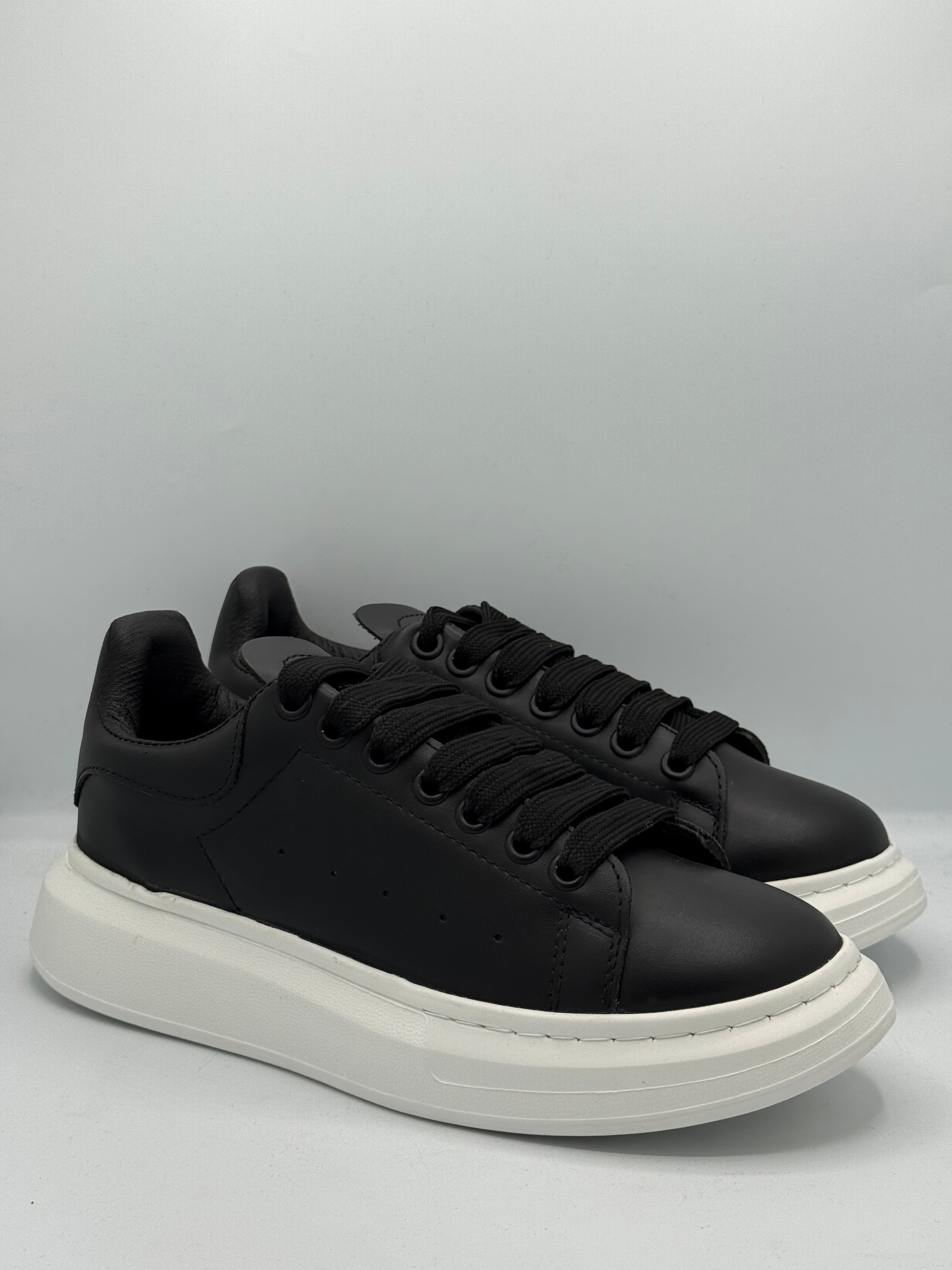 ALEXANDER McQUEEN NOIR BLANC