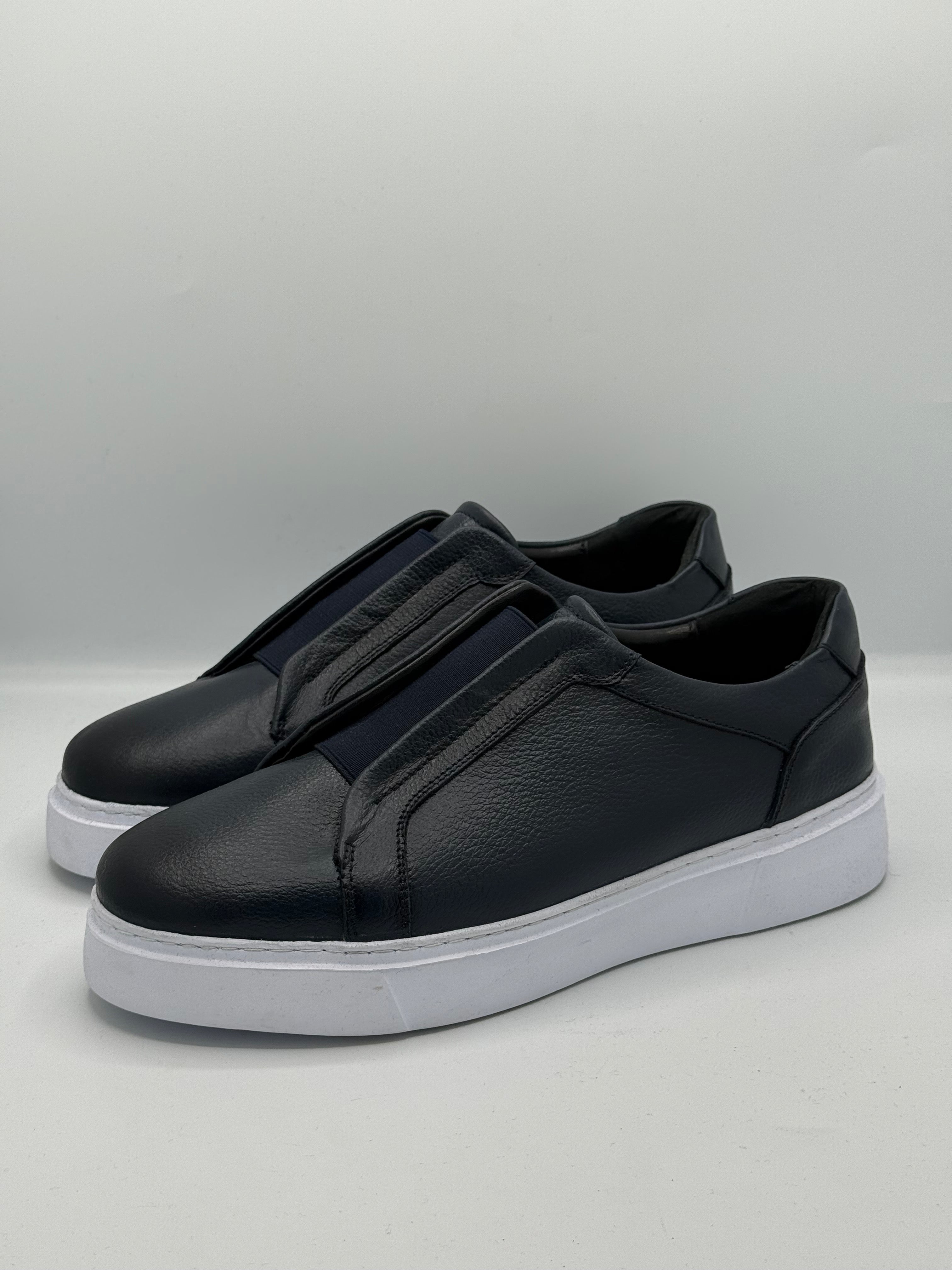 Sneakers Noires Minimal Luxe – Élégance Moderne Sans Lacets