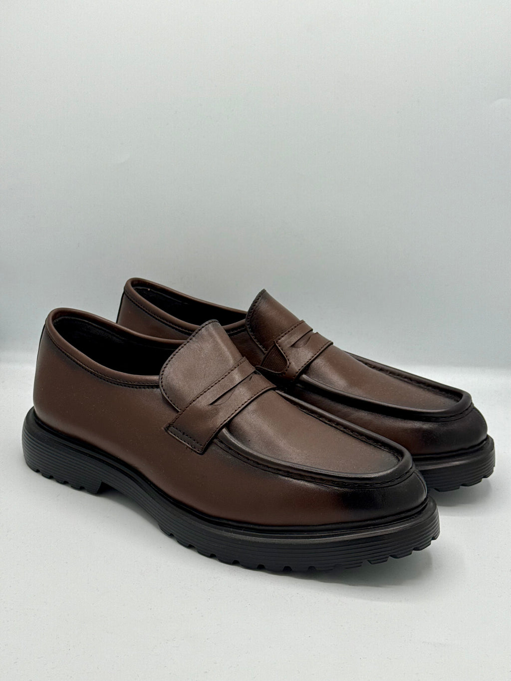 Mocassin Moderne Marron – Élégance Urbaine Premium
