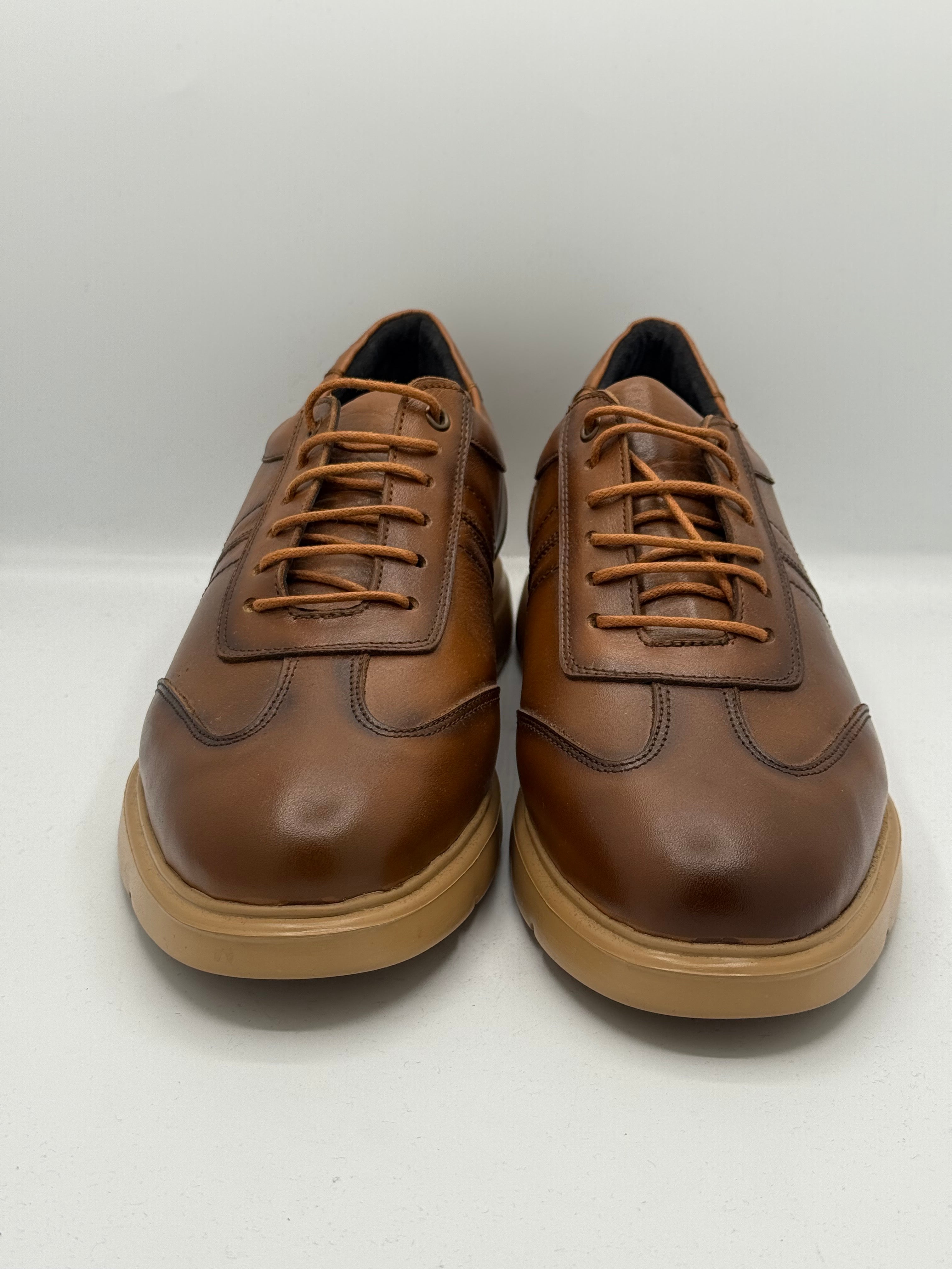 Derbies Urbaines Premium – Camel Élégant