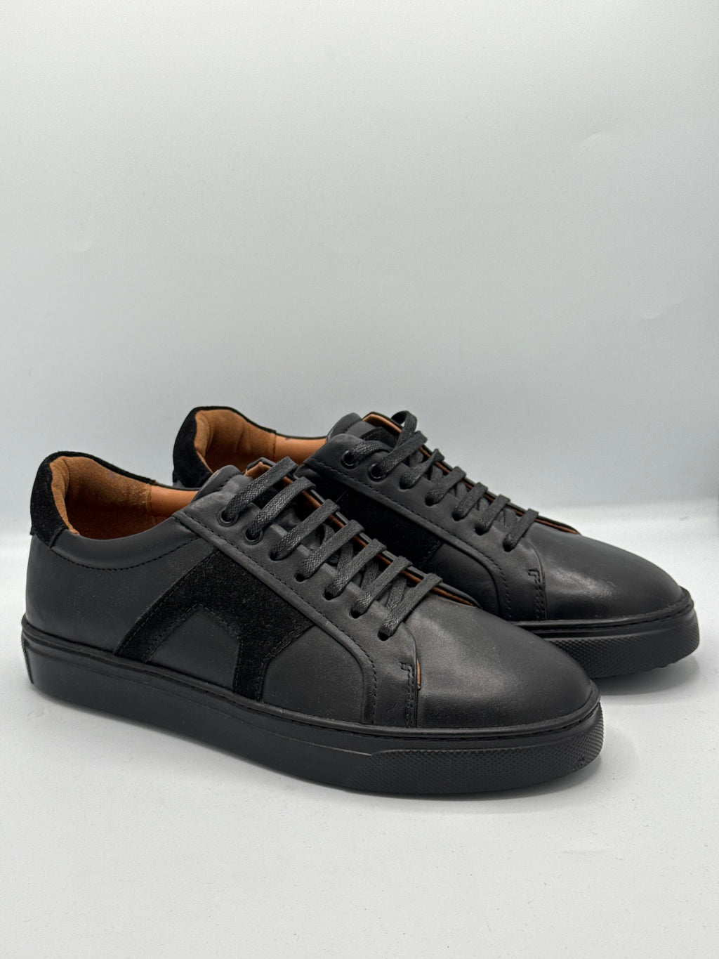 Sneakers Noires Luxe – Cuir & Daim, Style Urbain Élégant