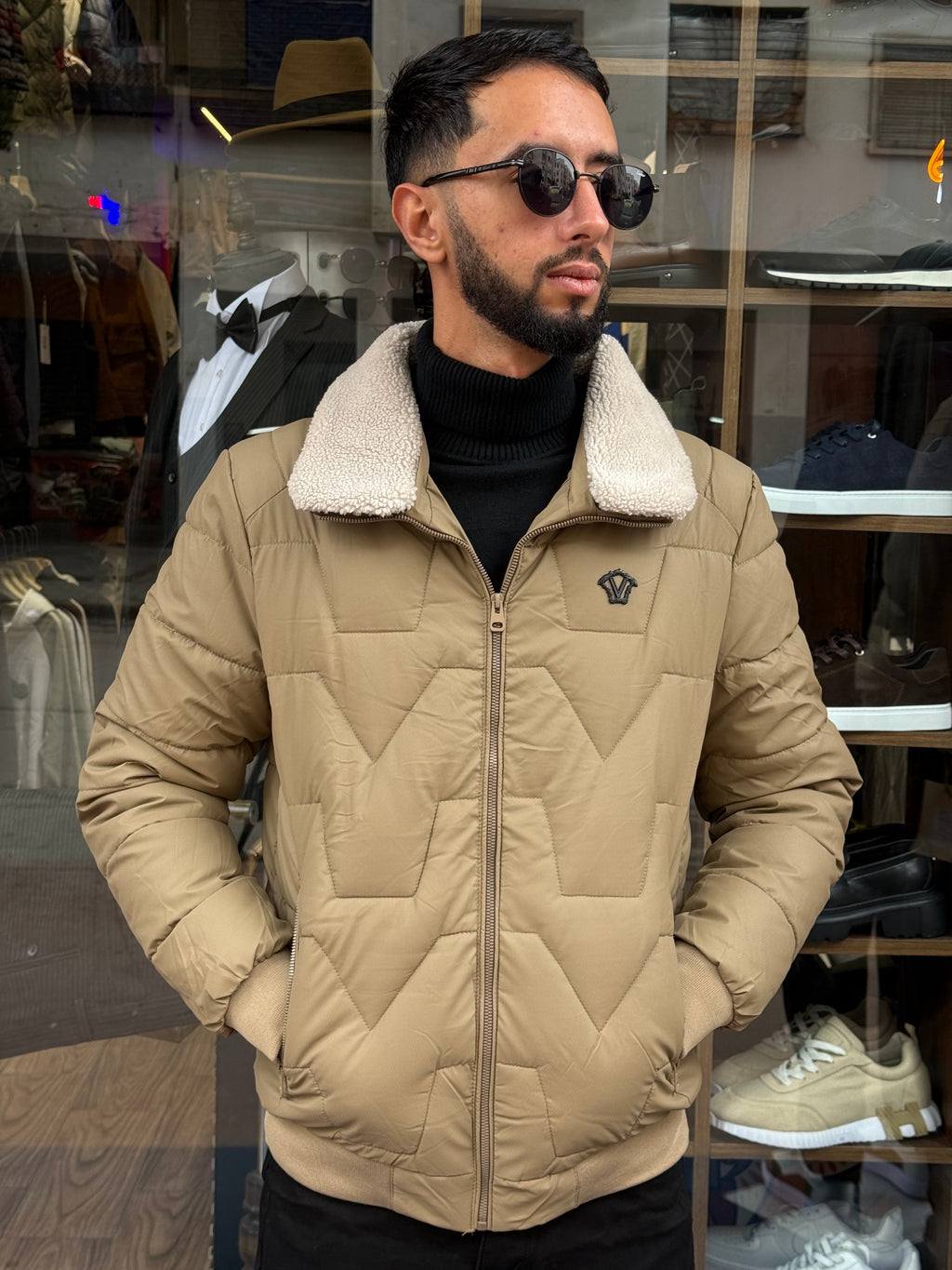 Veste Matelassée Homme Beige Col Fourrure – Élégance & Chaleur