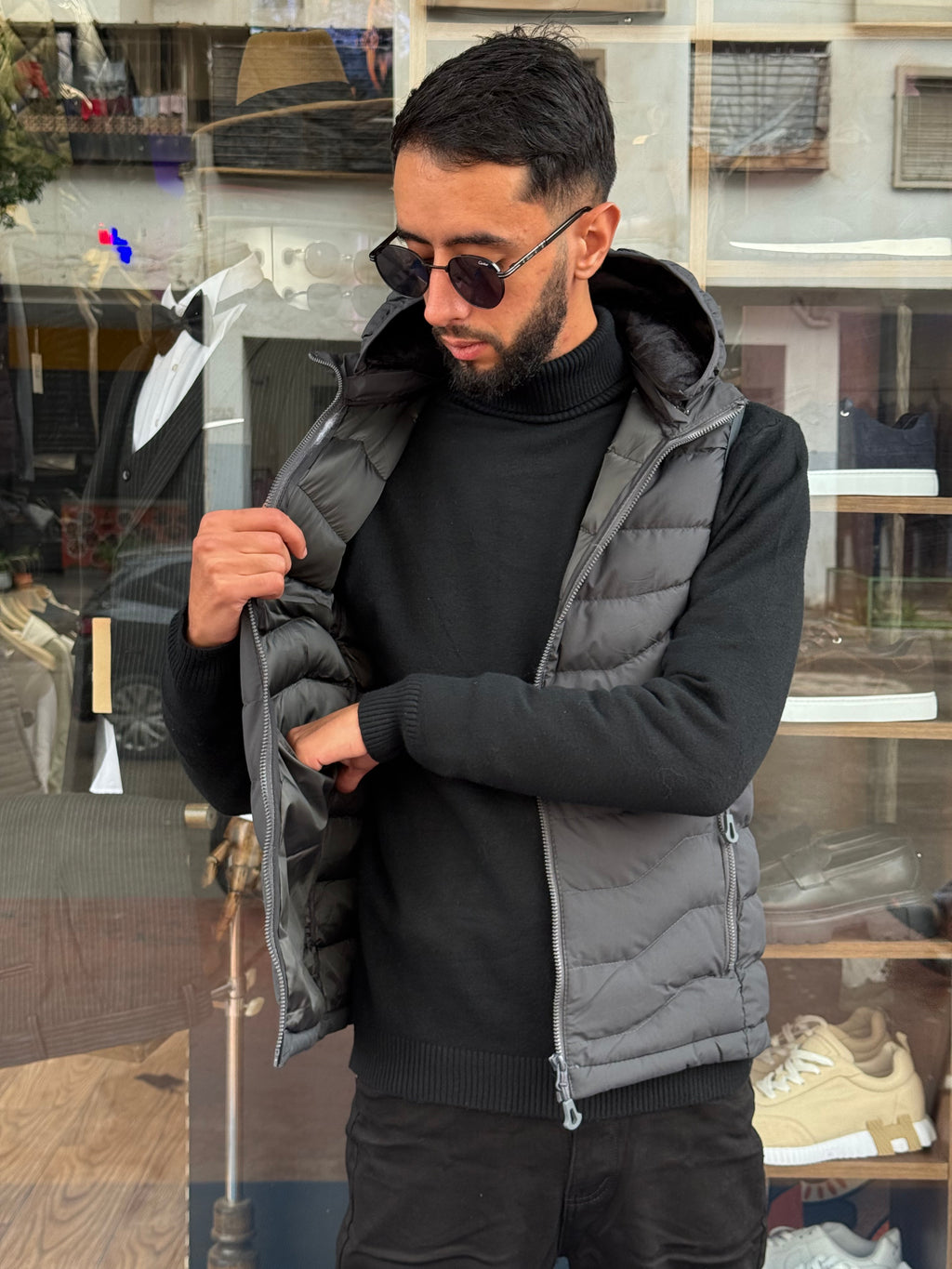 Gilet Matelassé Homme Gris Anthracite – Col Haut Style Urbain