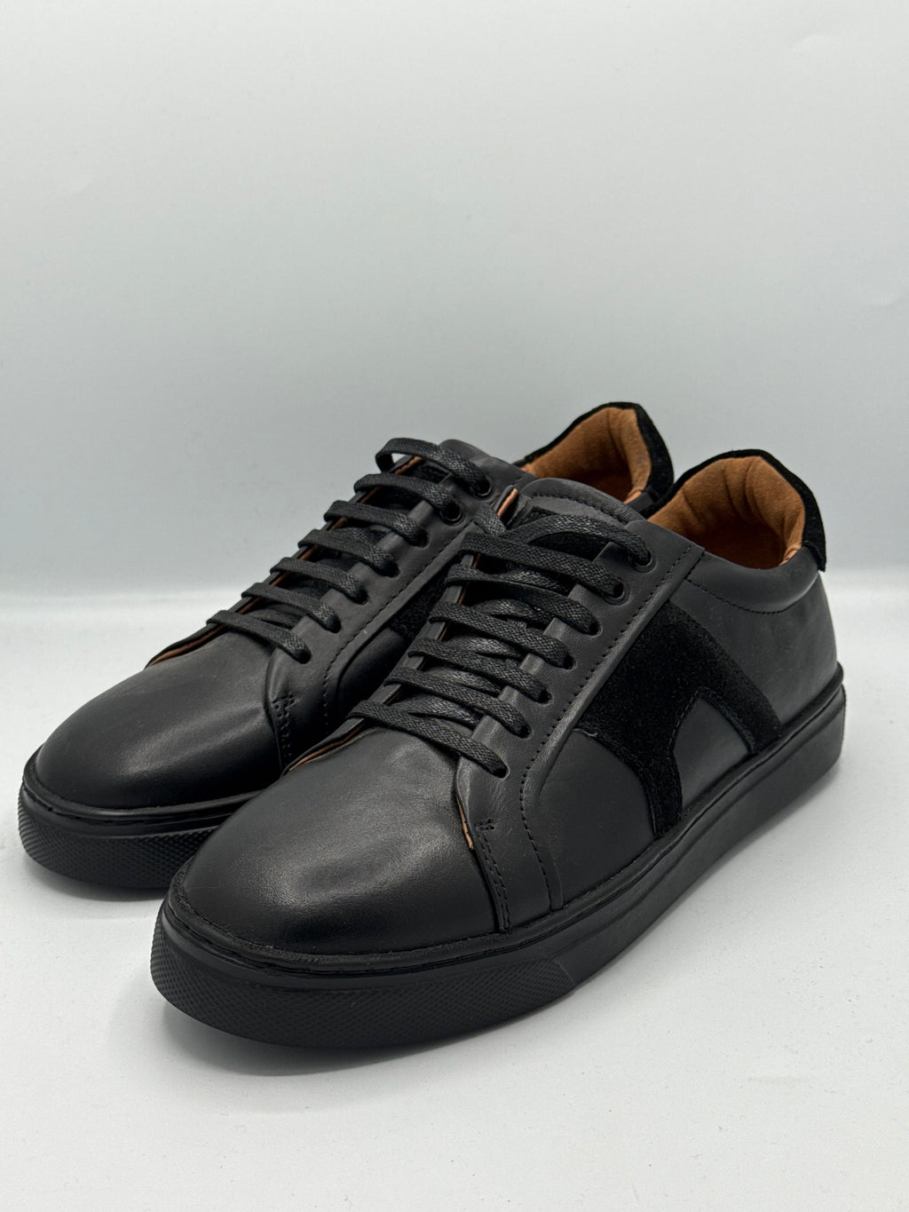 Sneakers Noires Luxe – Cuir & Daim, Style Urbain Élégant